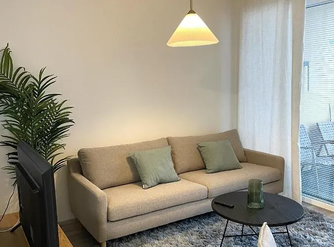 Valoisa Kaksio Jaervinaekoealoin Tampere